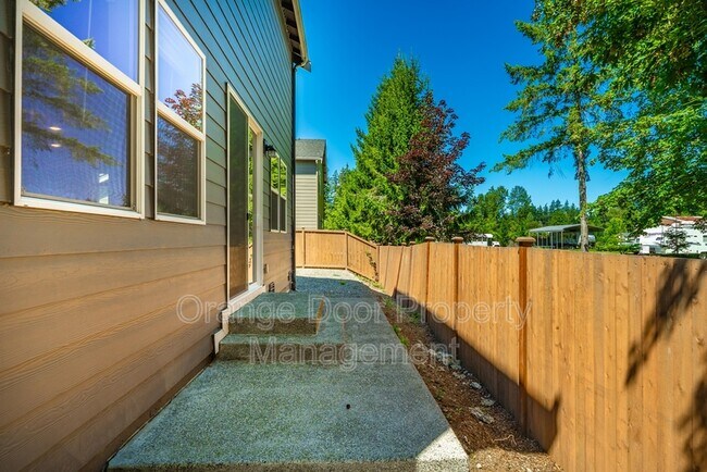 Building Photo - 5611 151st St Ct E