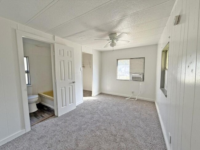 Building Photo - 6227 Forest Acre Cir N