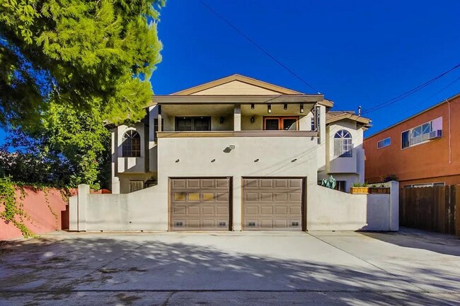 Building Photo - Great 2B/2.5BA Townhome in Kensington!