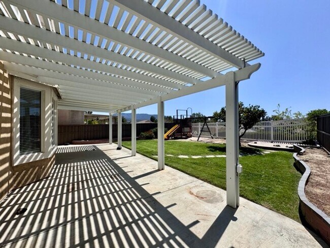 Building Photo - Beautiful 4 Bedroom + Office Home for Lease