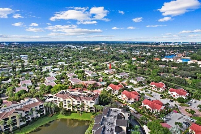 Building Photo - 41 Uno Lago Dr