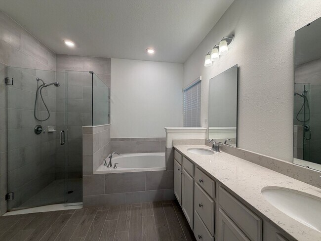 Building Photo - 2993 Crossfield Dr