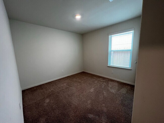 Building Photo - 7326 Anchor Cyn