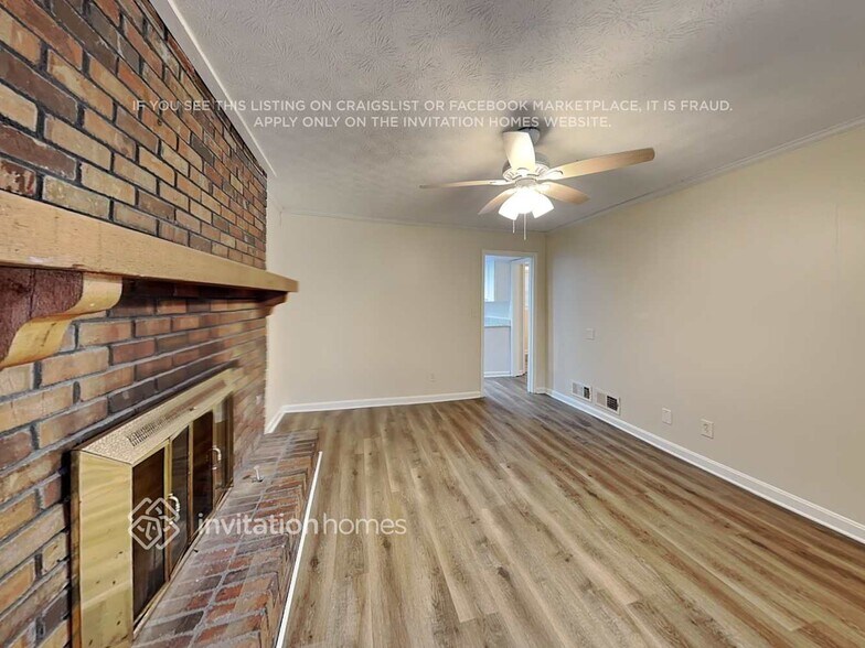 Building Photo - 1569 Briarwood Ln SW
