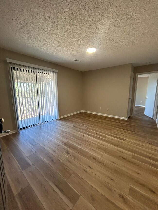 Building Photo - Comfort & Convenience at Westfield Gardens Lexington - 357G