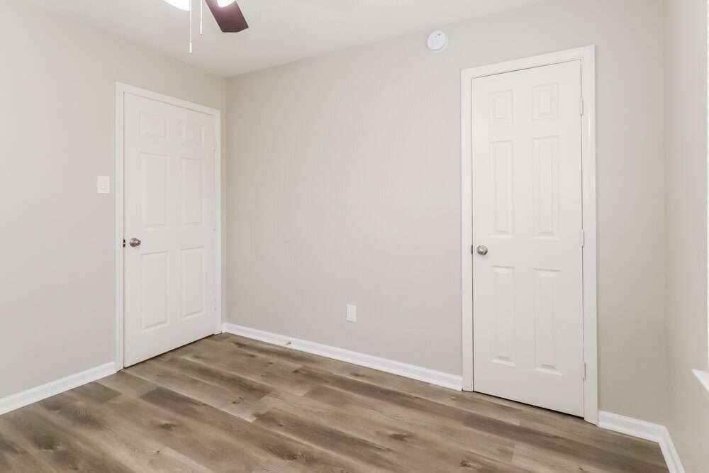 Building Photo - 7327 Shady Vale Ln