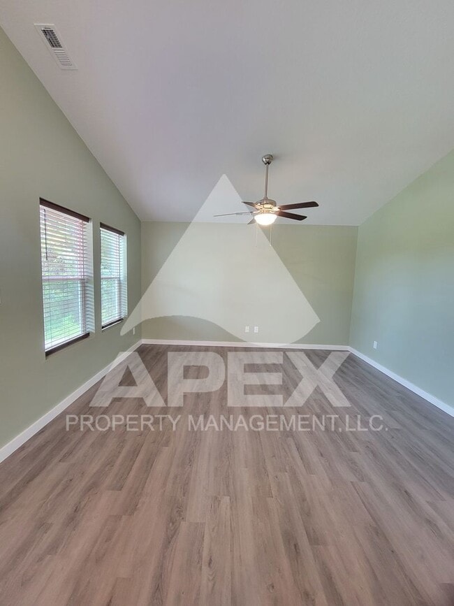 Building Photo - Recently Built 3Bd - 2 Ba Single Family Ho...