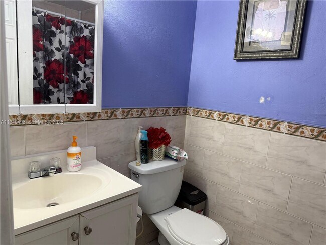 Building Photo - 495 NW 72nd Ave