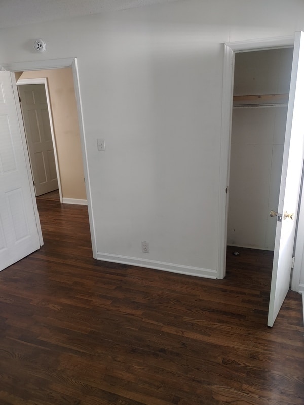 Building Photo - 4201 Dinglewood Ave