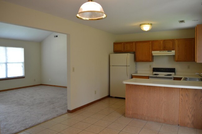 Building Photo - 4200 Derby Ridge Dr