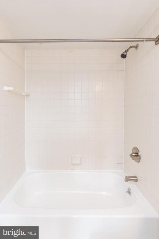 Building Photo - 1601 Spring Garden St