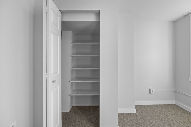 Building Photo - 1423 Olive St