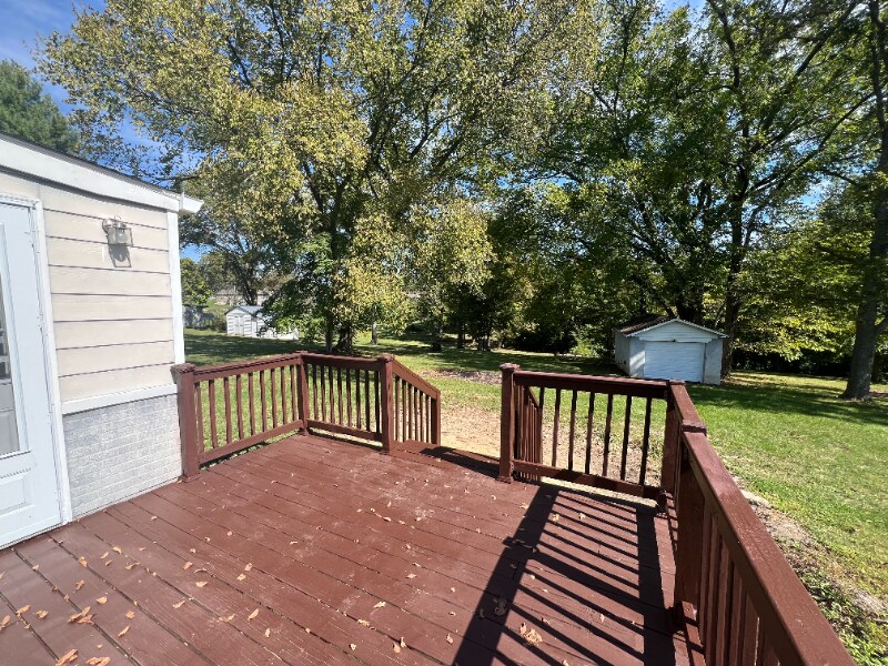 Building Photo - 6416 Walnut Dr