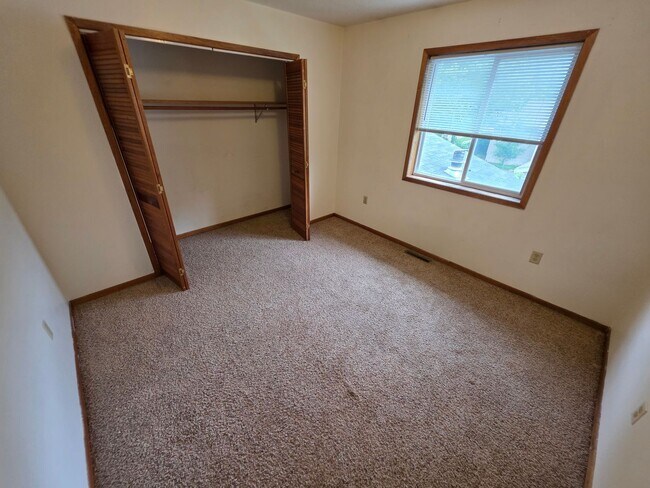 Building Photo - 4925 Coventry Ct