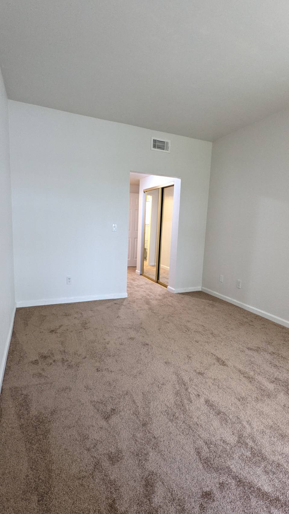 Building Photo - 4681 Albany Cir