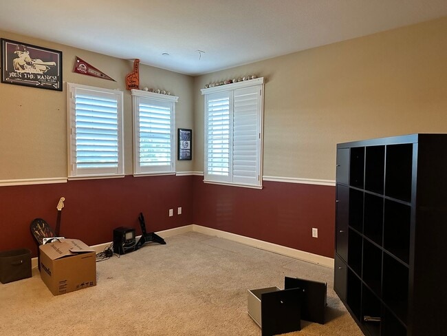 Building Photo - Spacious 4 Bed, 3 Bath Home with Bonus Room & Golf Course Views in Wild Wings