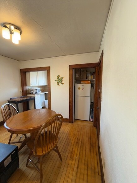 Building Photo - 213 S Broom St