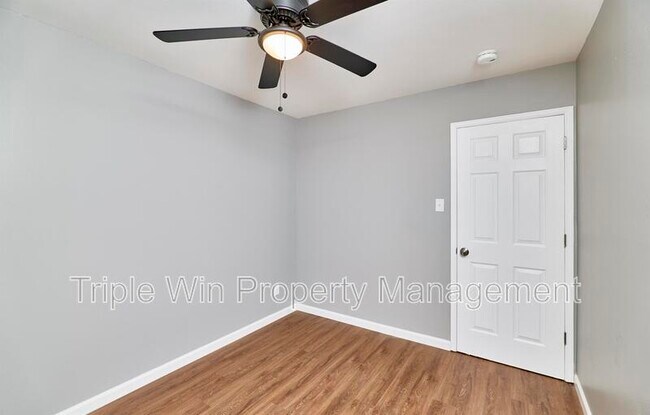 Building Photo - 2400 E Humes Ln