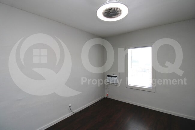 Building Photo - 1022 S Montezuma Ave