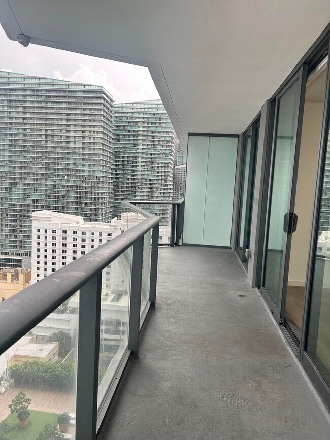 Building Photo - 1300 S Miami Ave