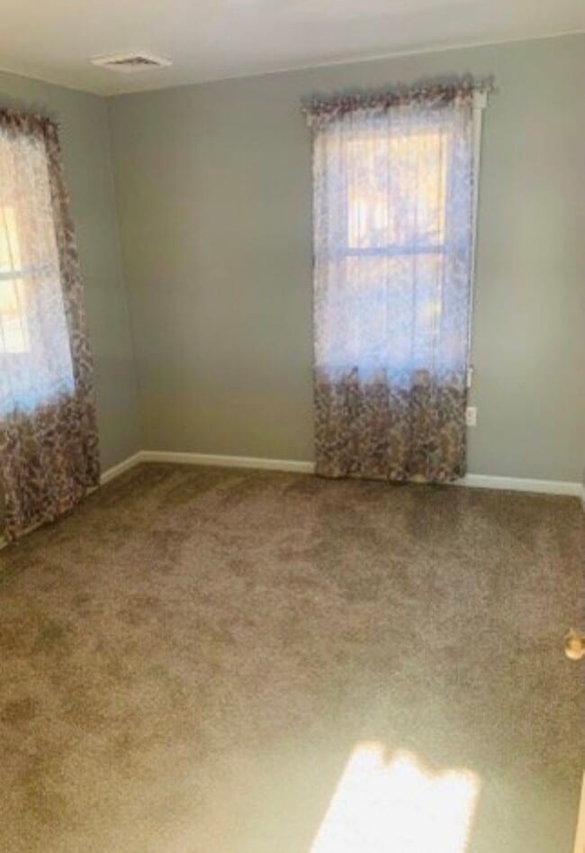 Building Photo - 314 Goram Rd