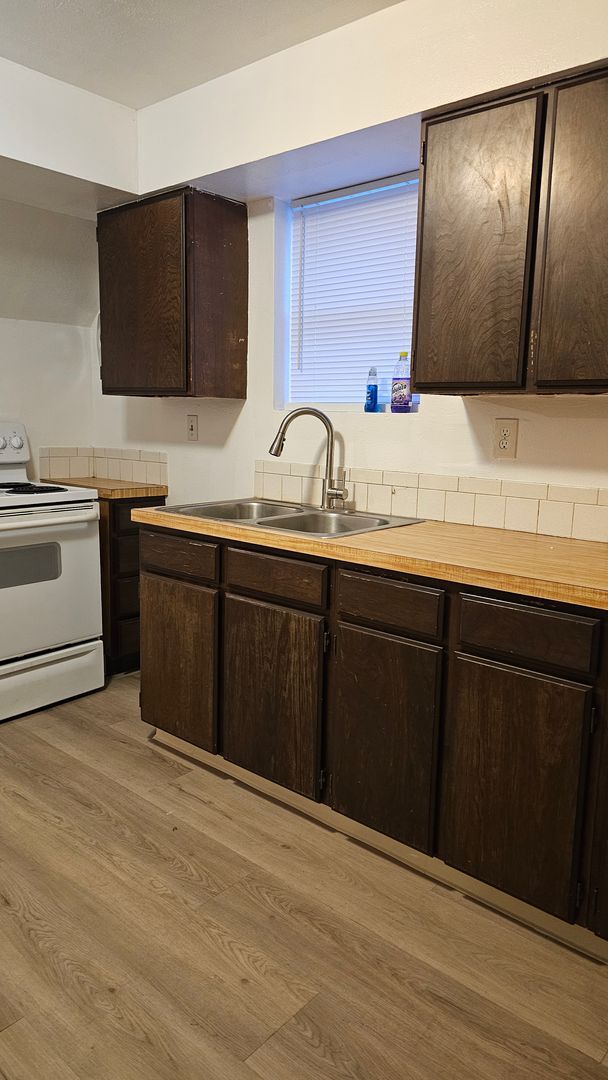 Building Photo - 529 N 7th St