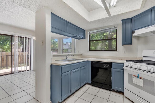 Building Photo - 7802 Topawa Cove