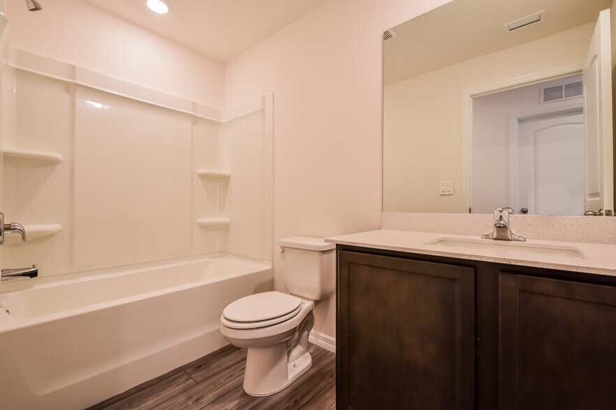 Building Photo - 166 Blackstone Dr