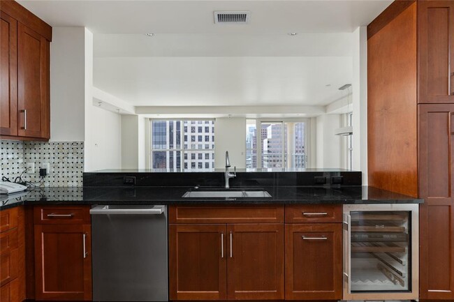 Building Photo - 98 San Jacinto Blvd