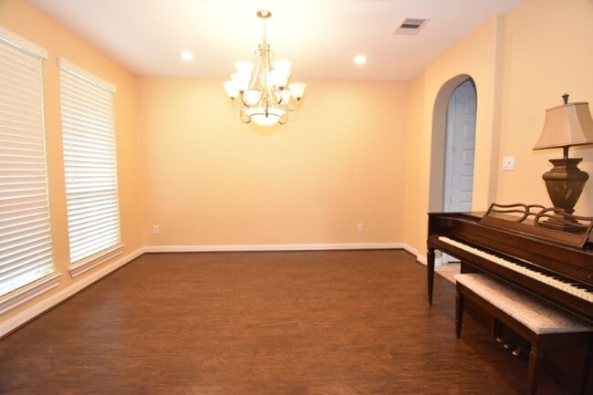 Building Photo - 10135 Cypress Path
