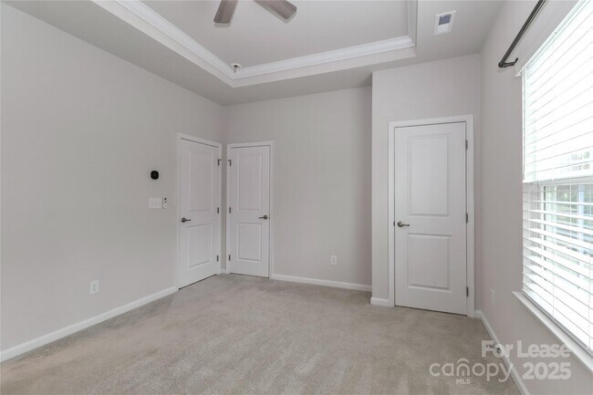 Building Photo - 5038 Springarn Ct