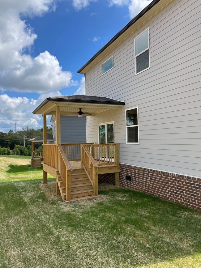 Building Photo - 108 Millbrook Dr