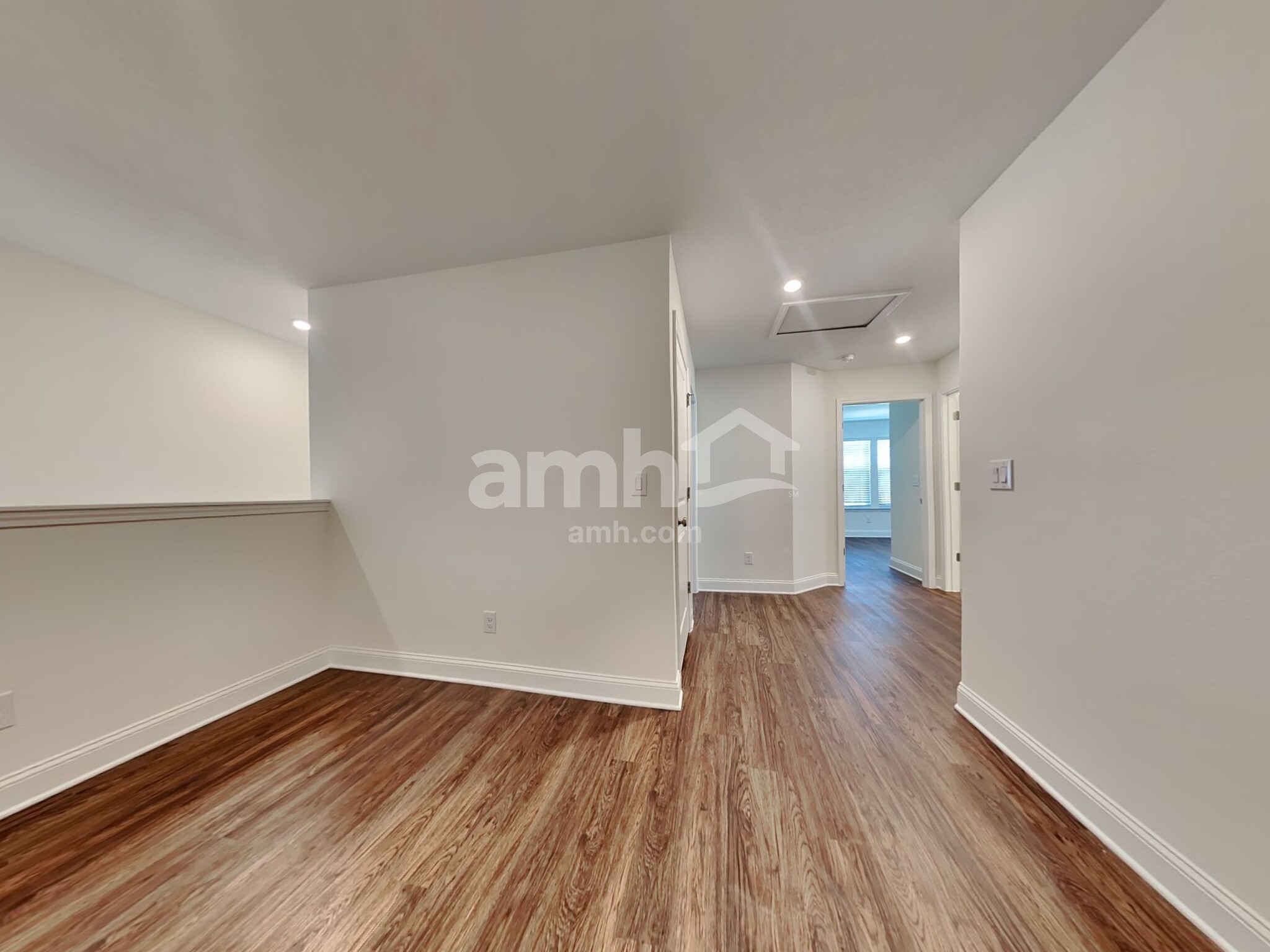 Building Photo - 340 Onate Cir
