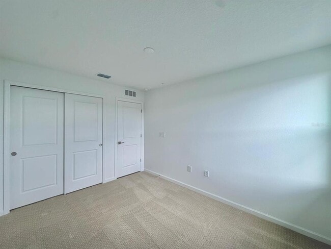 Building Photo - 1887 Pinecliff Dr