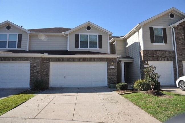 Building Photo - 12229 Medina Lake Dr