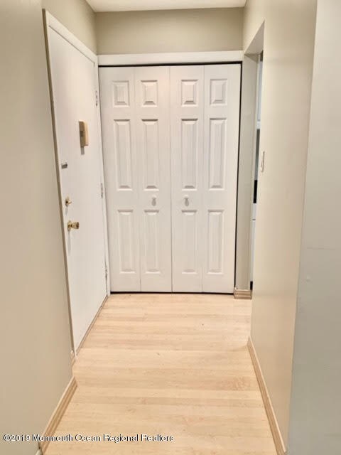 Building Photo - 122 Amberly Dr