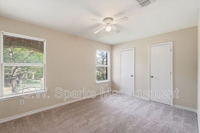 Building Photo - 3009 Dusty Oak Dr