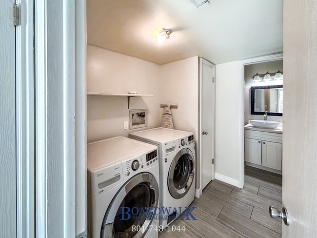 Building Photo - Remodeled & Ready 5 bed in Sandy