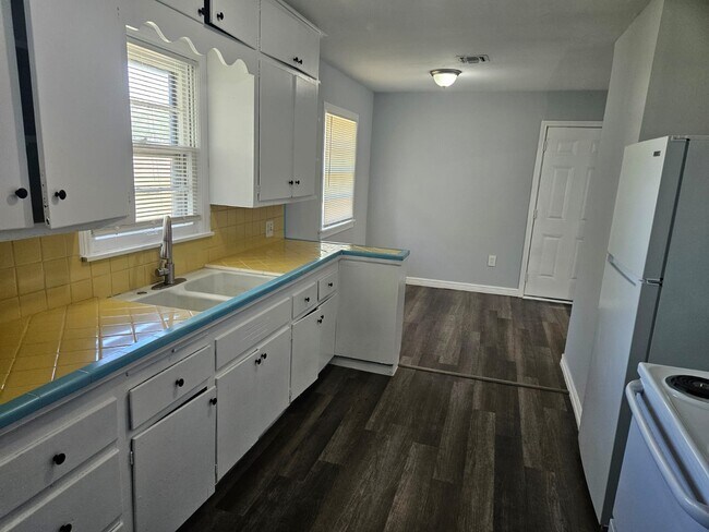 Building Photo - 722 NW 32nd St