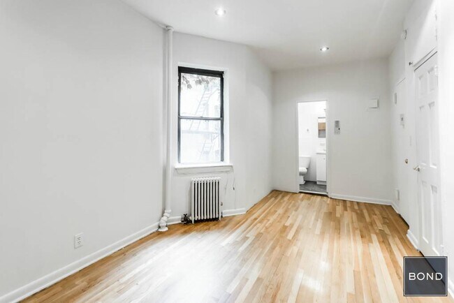 Building Photo - 1441 York Ave