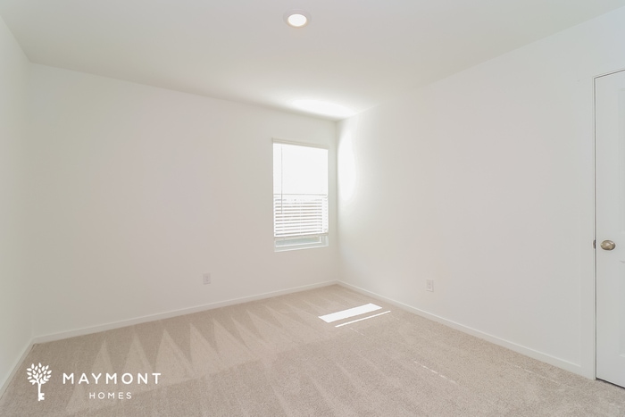 Building Photo - 3048 Yellow Pne Ave