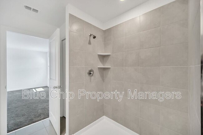 Building Photo - 1623 Reservoir Pl