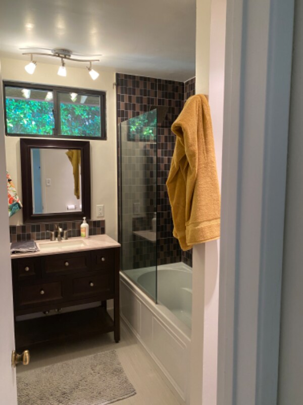 Building Photo - 666 N Plaza Amigo