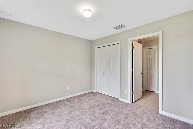 Building Photo - 3217 NW 3rd Ave