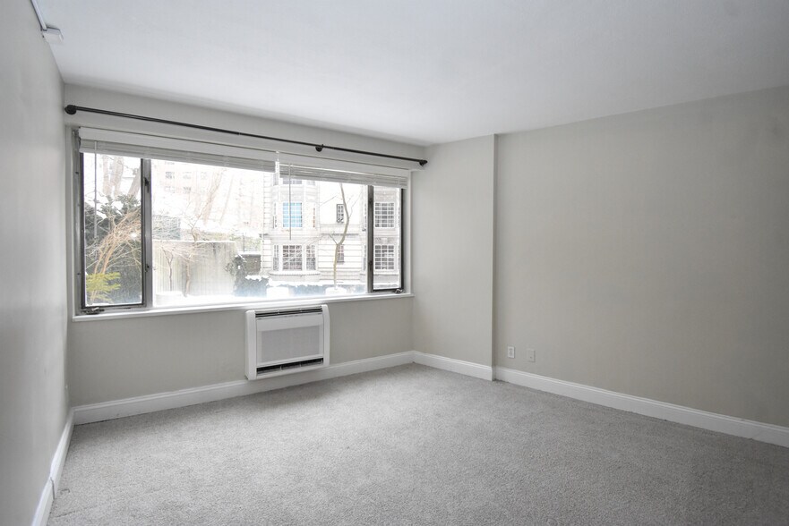 Building Photo - 1531 Beacon St