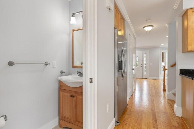 Building Photo - 4 bedroom in Boston MA 02134
