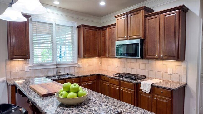 Building Photo - 5722 Ashleigh Walk Dr NW