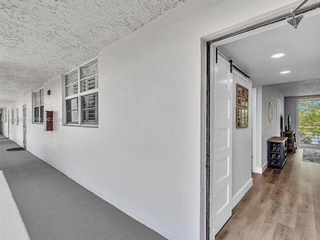 Building Photo - 9340 Lagoon Pl