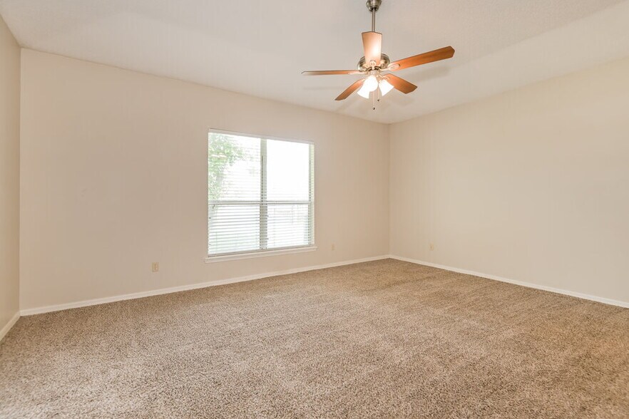 Building Photo - 9157 Camshire Dr