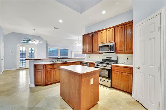 Building Photo - 1211 Greenway Dr